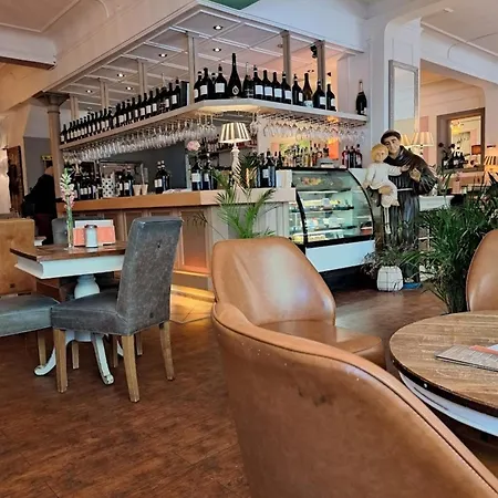 Gaestehaus Cafe Orth 1 Apartamento