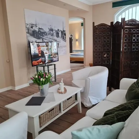 Apartamento Gaestehaus Cafe Orth 1 *