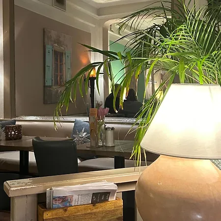 Gaestehaus Cafe Orth 1 Apartment