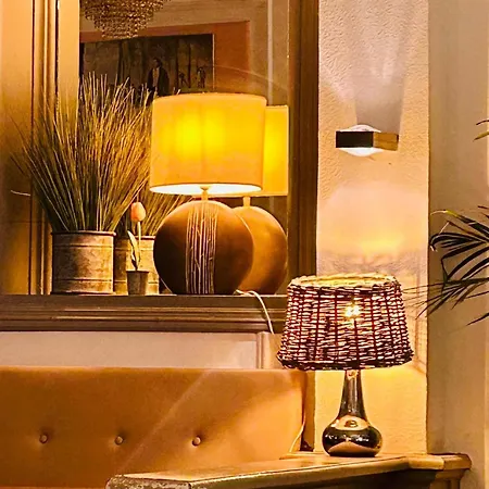 Apartamento Gaestehaus Cafe Orth 1 *