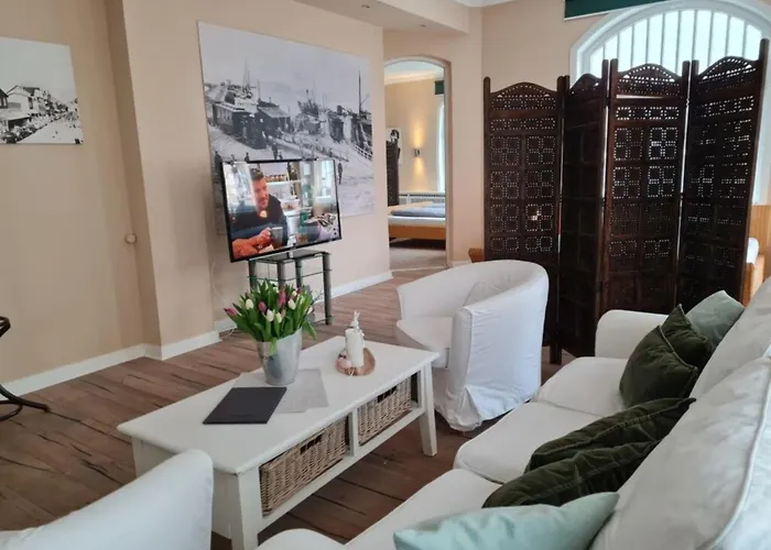 Апартаменты Gaestehaus Cafe Orth 1 *